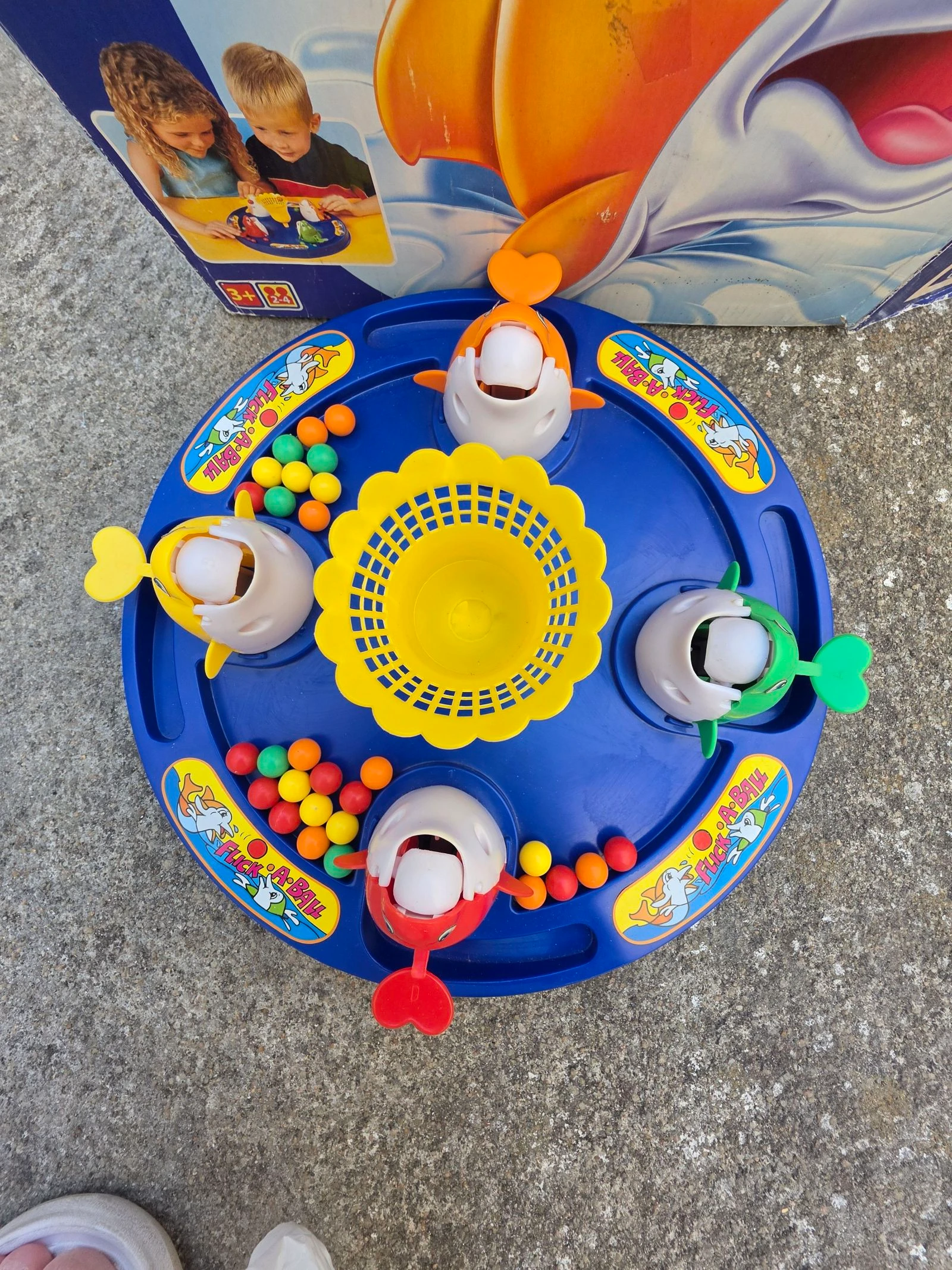 Flick-A-Ball Shark Ball Launcher Set – photo 2